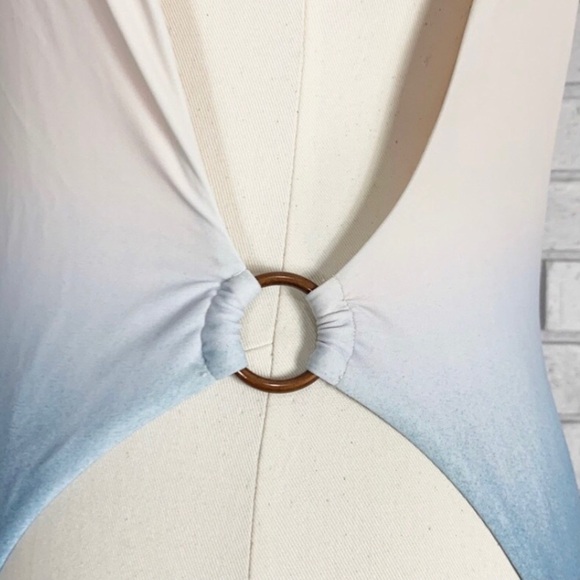 Aerie Women’s Yellow and Blue Ombré Swimsuit - Picture 6 of 9